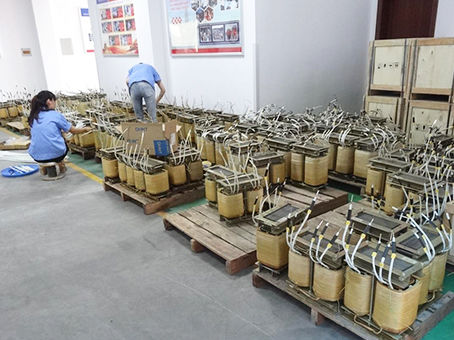 中標京張高速鐵路四電項目655臺道岔融雪隔離變壓器